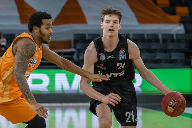 运动员并不 运动员并不